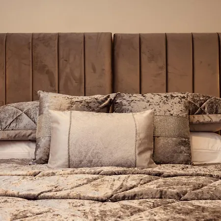 Luxury Near Lgi Hospital Super King Bed, Free Secure Parking Apartment *