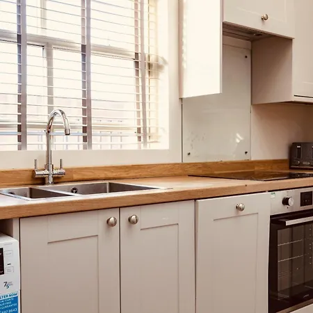 Apartment Luxury Near Lgi Hospital Super King Bed, Free Secure Parking Leeds (West Yorkshire)