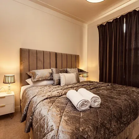 Luxury Near Lgi Hospital Super King Bed, Free Secure Parking Apartment
