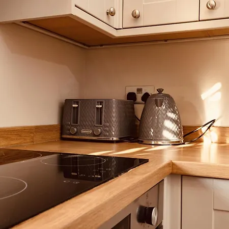 Luxury Near Lgi Hospital Super King Bed, Free Secure Parking *